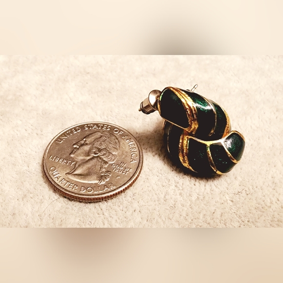 Dotty Smith high jewelry green enamel and gold shrimp, macaroni, Croissant earr - Picture 4 of 6